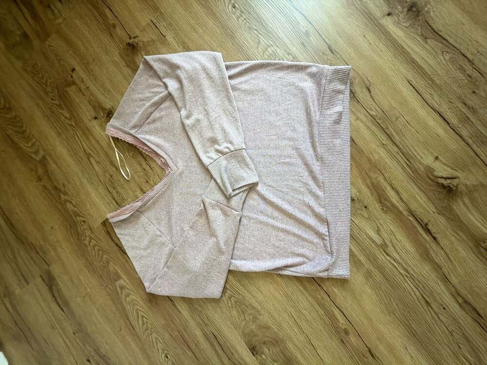 Ardene Heathered Pink Long Sleeve V-Neck Pullover with Lace Detail